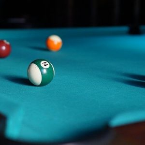 Mesas Pool